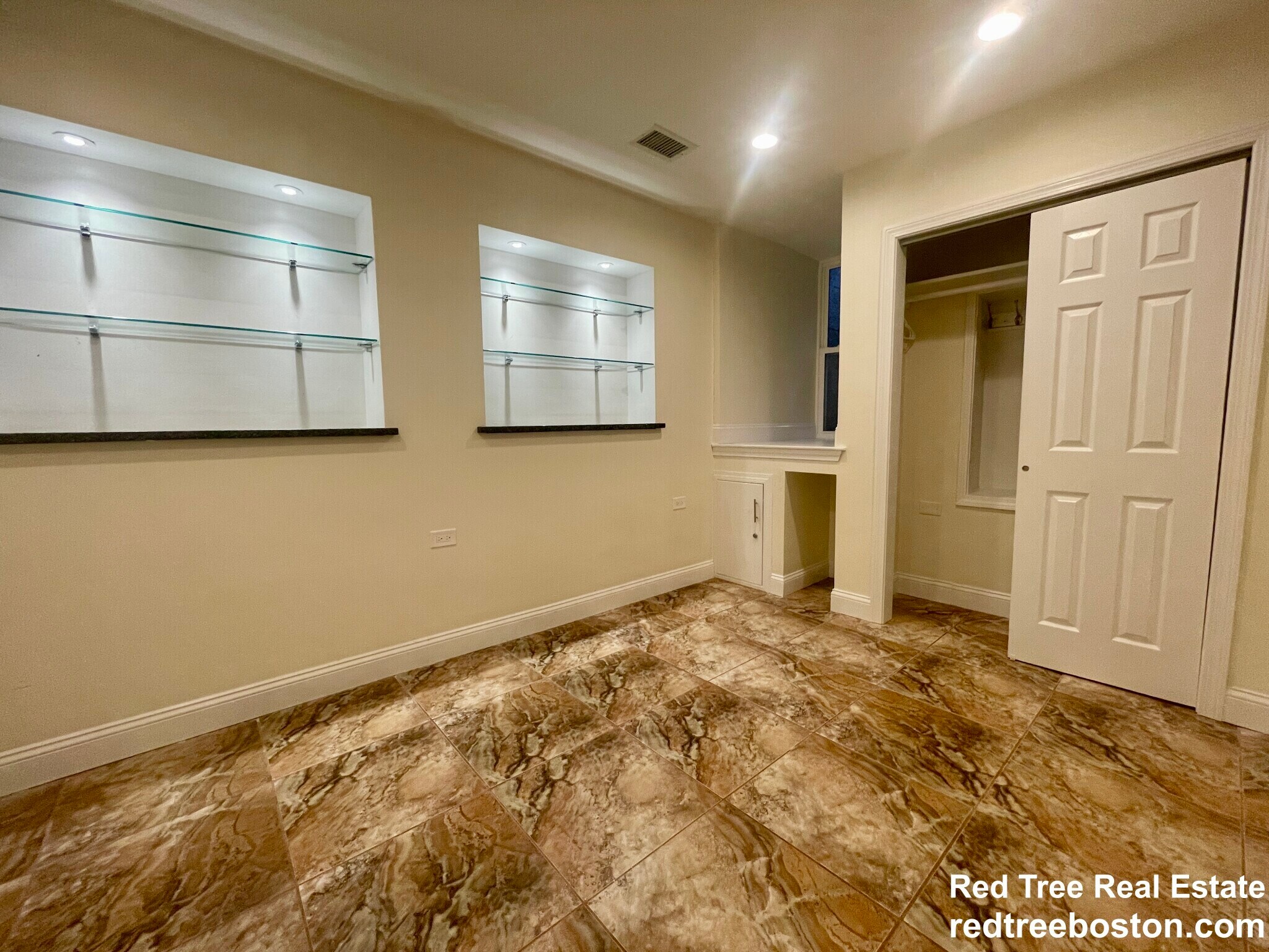 Building Photo - 25 St Marys Ct