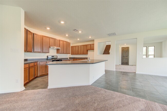 Building Photo - 6120 Whitewing Rd