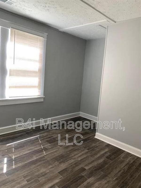 Building Photo - 4018 3rd Ave