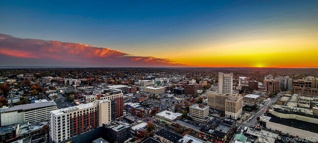 Building Photo - 10 City Pl