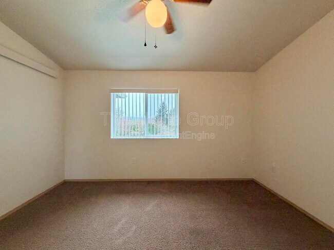 Building Photo - 10020 SW 125th Ave