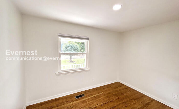 Building Photo - 7339 Brookside Dr