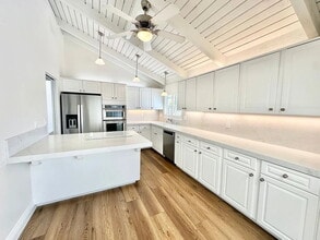 Building Photo - "Charming 3-Bed Oasis with 2 Full Baths in Prestigious Rancho Santa Fe!"