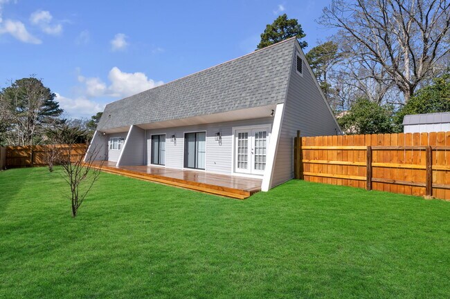 Building Photo - 6 Sundance Pl