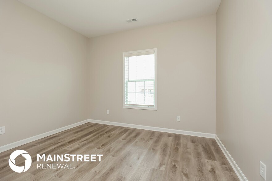 Building Photo - 728 Mitscher Dr