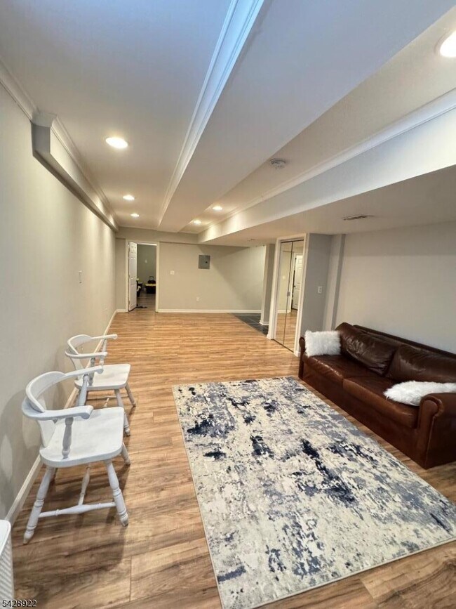 Building Photo - 432 Jarrard St