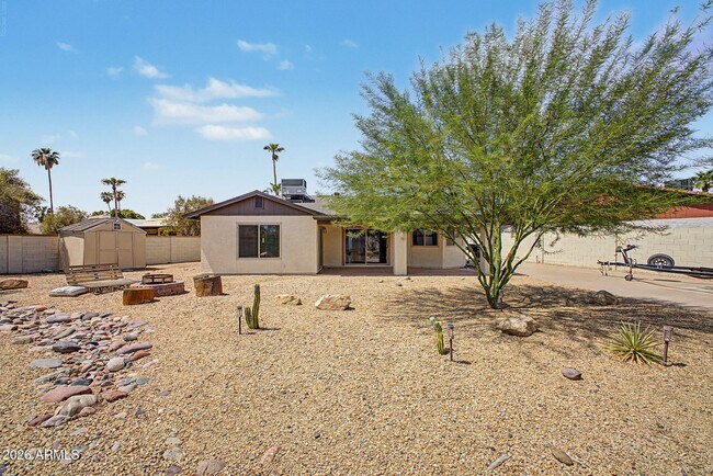 Building Photo - 907 N 85th Pl
