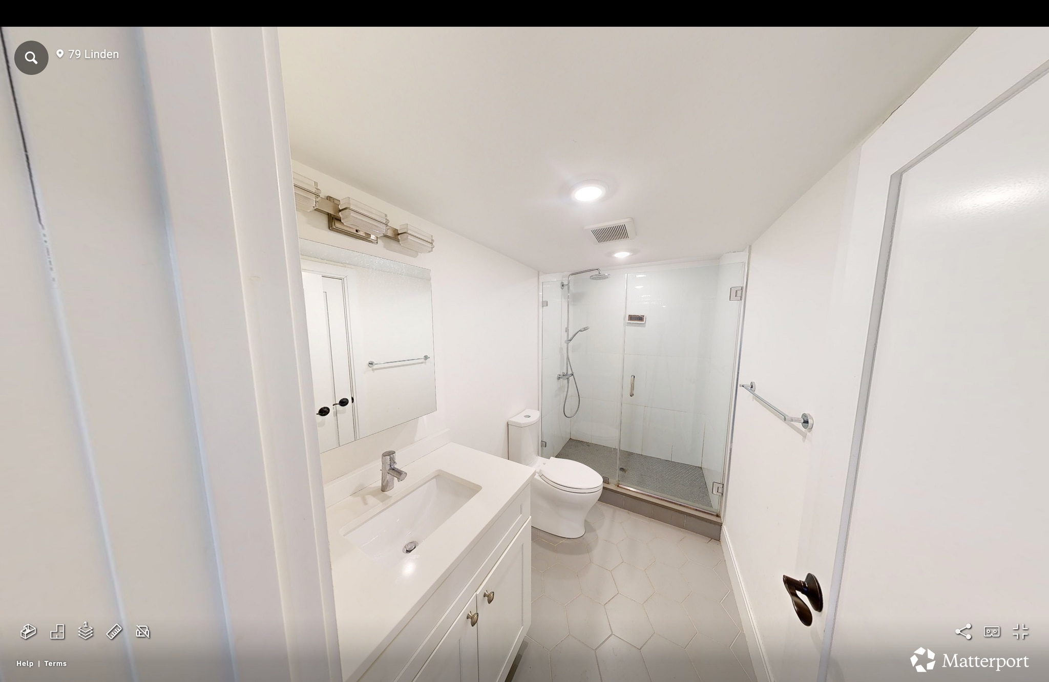 Building Photo - 79 Linden St