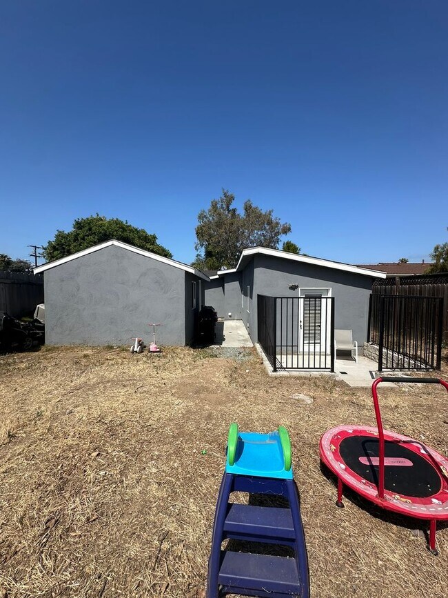 Building Photo - Inviting 3-Bedroom | 2-Bathroom Home in National City