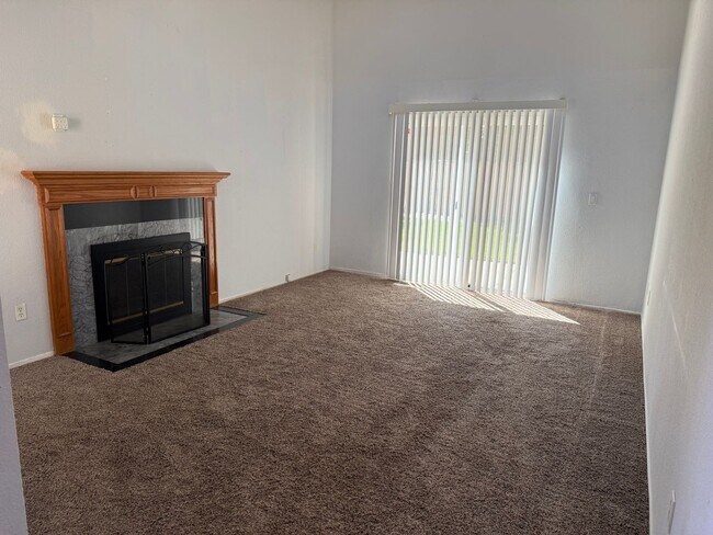 Building Photo - 1140 Hartford Pl