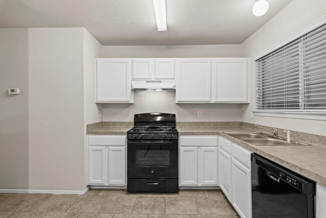 Building Photo - 1617 Nichole Woods Dr