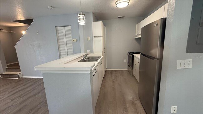 Building Photo - 850 S Tamiami Trl
