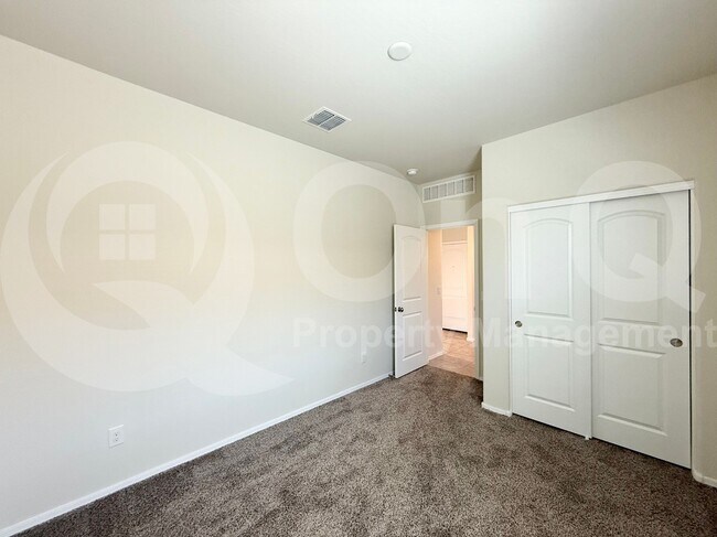 Building Photo - 4873 E Living Stone Way