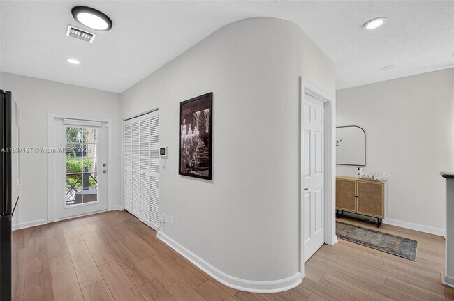 Building Photo - 1214 W Las Olas Blvd
