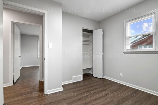 Building Photo - 3107 Iris Way