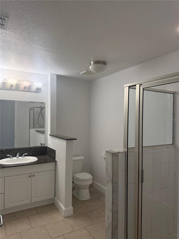 Building Photo - 2053 Green Oak Ct