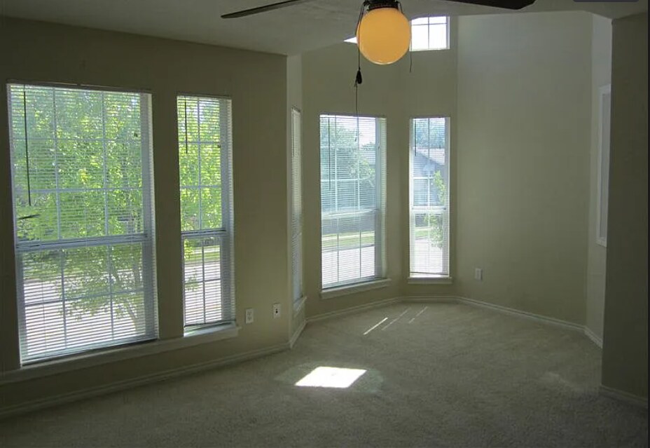 Building Photo - 1218 Welsh Ave