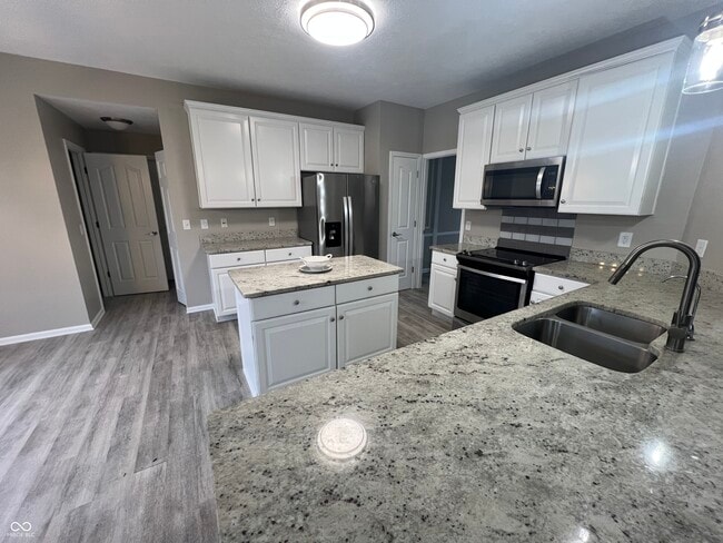 Building Photo - 344 W Columbine Ln