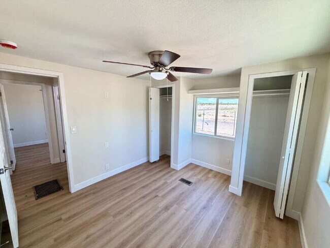 Building Photo - 11016 N Grand Canyon Blvd