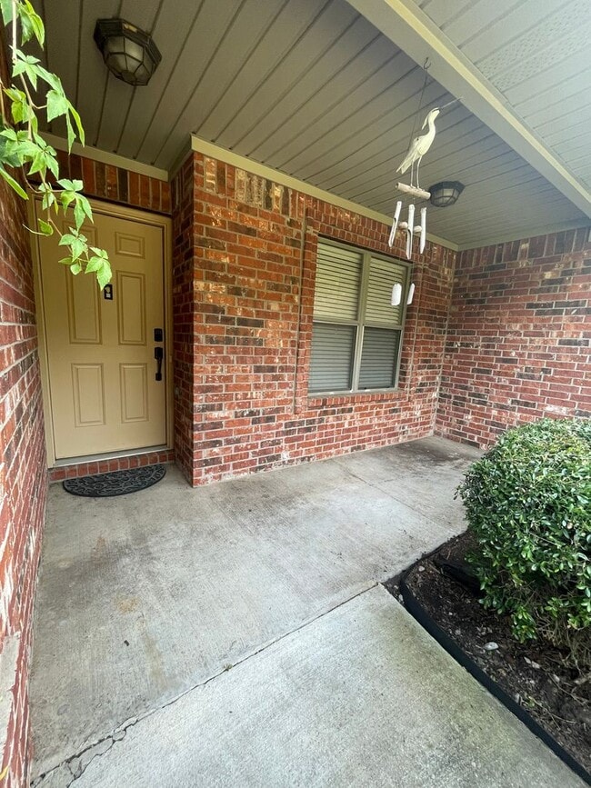 Building Photo - Convenient Sherwood Location