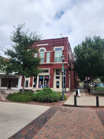 Building Photo - 203 N Dallas St