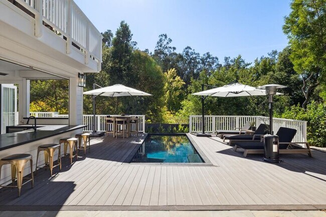 Building Photo - 31 Gold Hill Grde