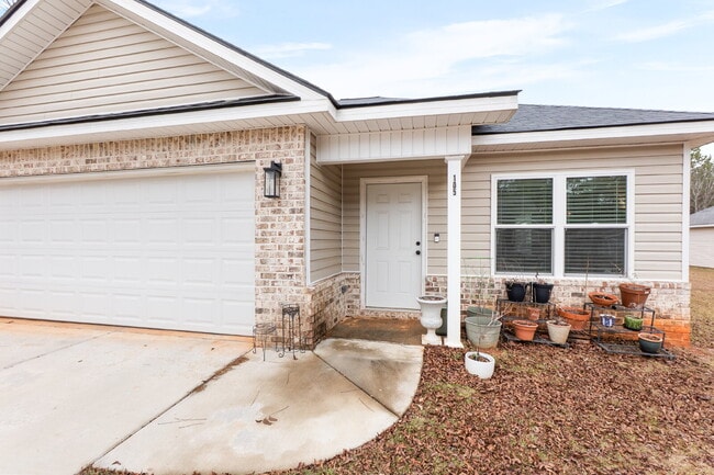 Building Photo - 105 Tahoma Dr