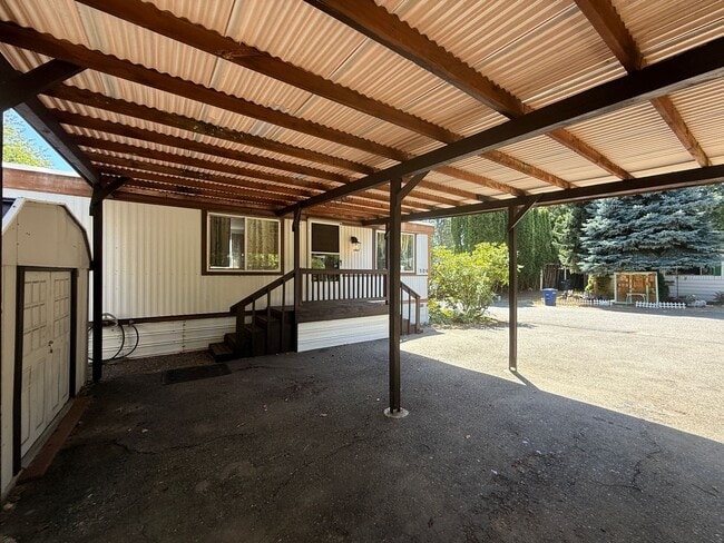 Building Photo - 2 bedroom 1 bath single wide located in Ho...