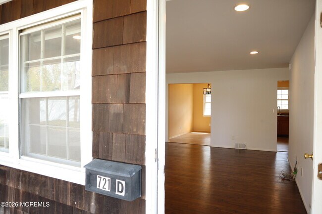 Building Photo - 721 Burnt Tavern Rd