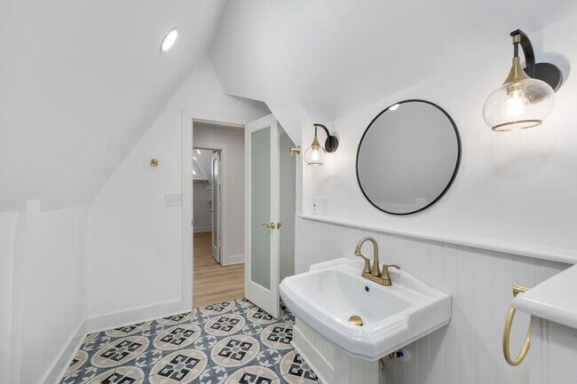 Building Photo - 6411 Illinois St