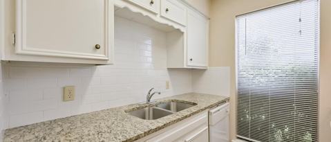 Building Photo - 2704 St George Pl