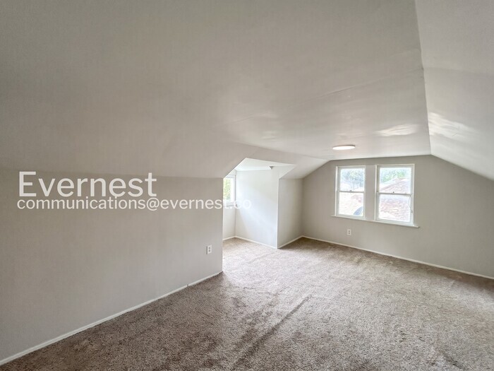 Building Photo - 2984 Waverly Ave
