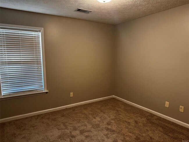 Building Photo - 9133 Saw Tooth Loop