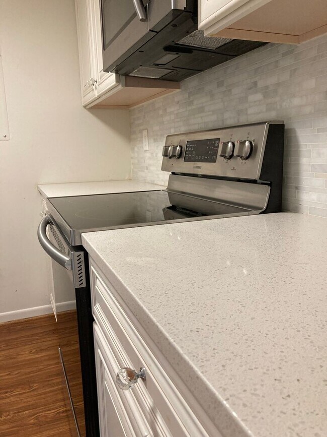 Building Photo - Great 2 Bed 1.5 Bath Home in Franklin!