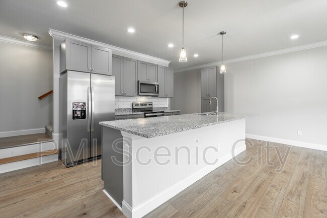 Building Photo - 1904 Cypress Ln