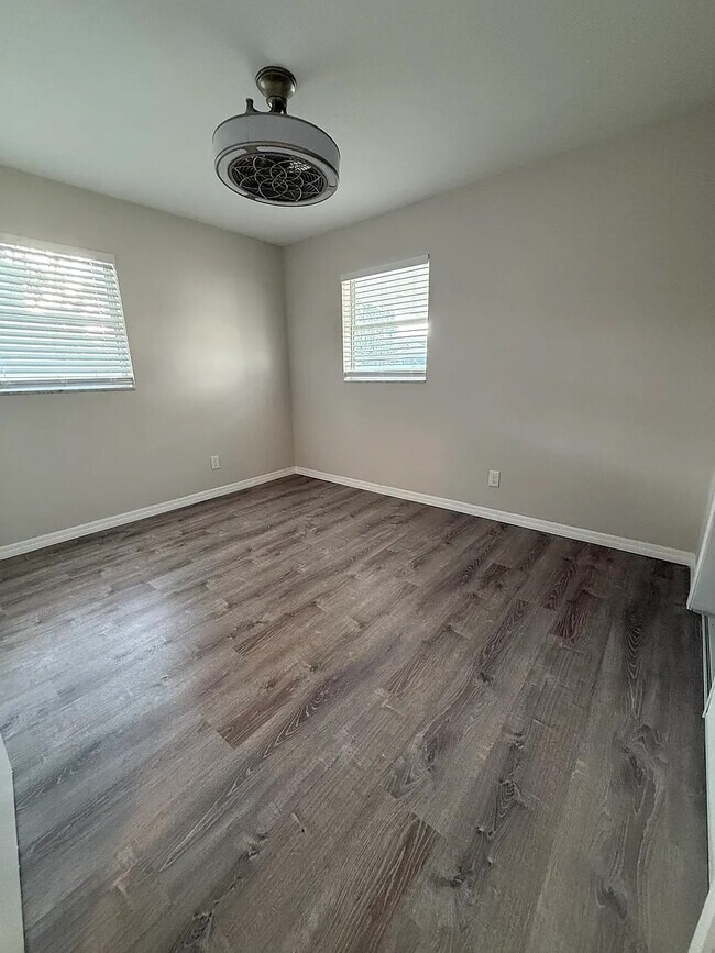 Building Photo - 201 48th Ave N