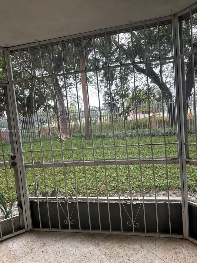 Building Photo - 1501 NE 191st St