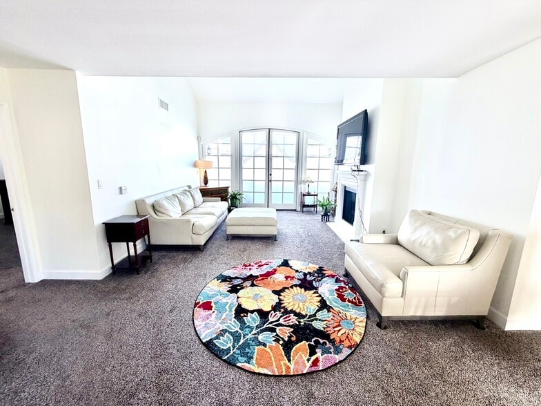 Building Photo - 1430 Colby Ave