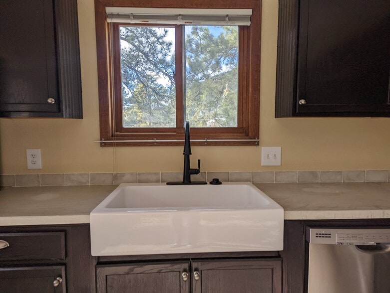 Building Photo - 120 Wisp Creek Dr