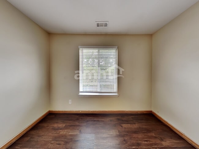 Building Photo - 14017 Emerald Ct