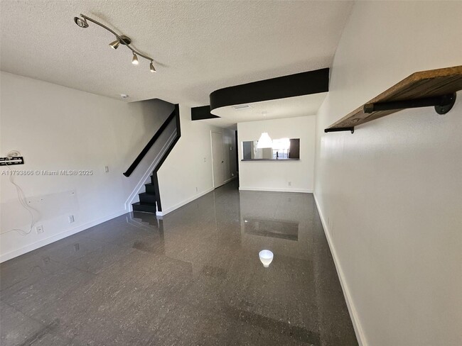 Building Photo - 117 SW 96th Ave