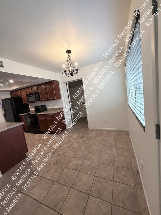 Building Photo - 1254 N 85th Pl