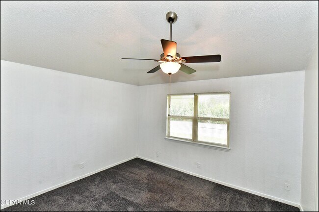 Building Photo - 853 Nita Fay Dr