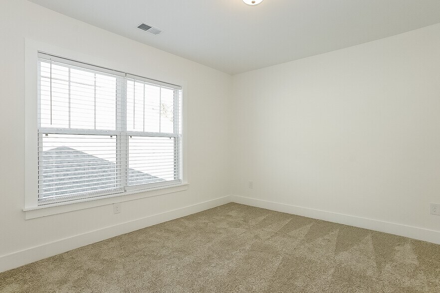 Building Photo - 1425 Feldspar Ct