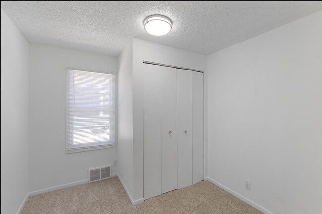 Building Photo - Updated South Omaha Home with Oversized Ga...