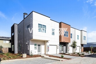 Building Photo - Brand NEW Antelope Home is RENT READY!!