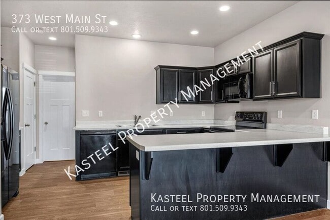 Building Photo - 373 W Main St