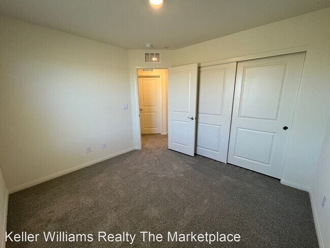 Building Photo - 4 br, 3 bath House - 428 Larksong Ave