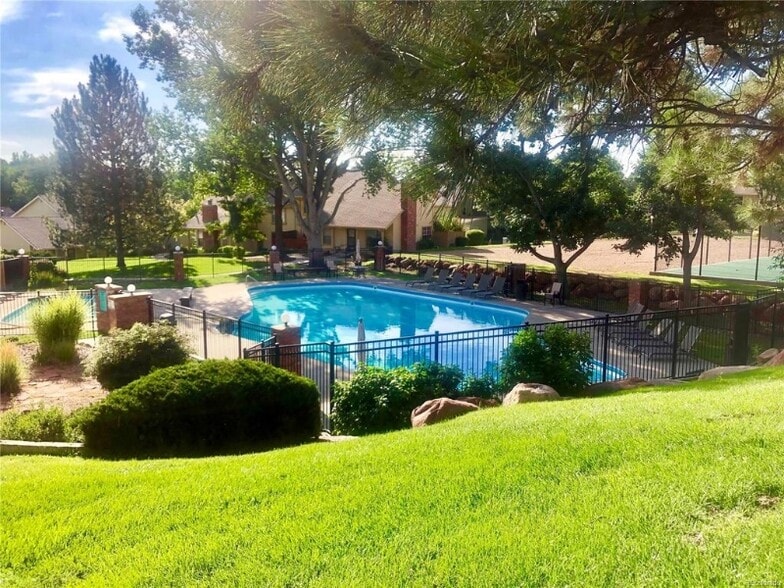 Building Photo - 6941 S Knolls Way