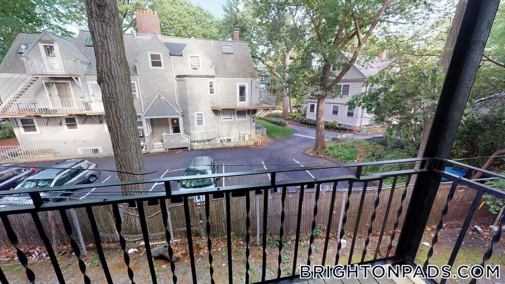 Building Photo - 123 Sutherland Rd